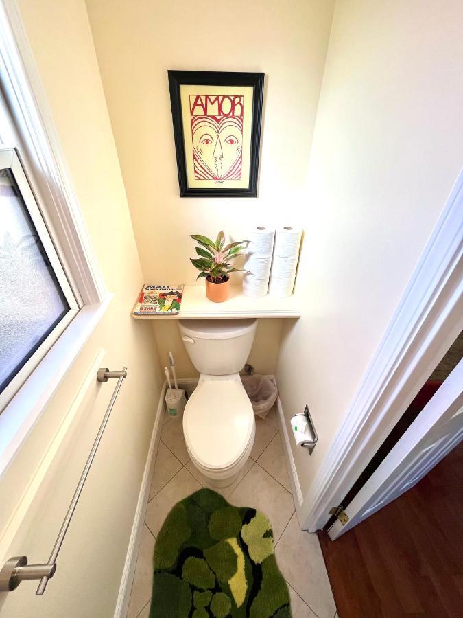 Spacious Renovated Petaluma Home- Pool Table, Fire Pit, Parking 外观 照片
