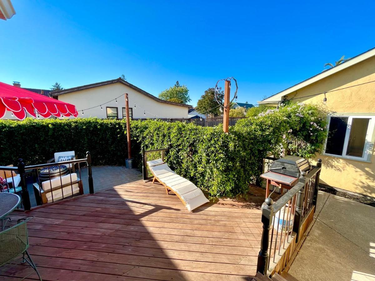 Spacious Renovated Petaluma Home- Pool Table, Fire Pit, Parking 外观 照片