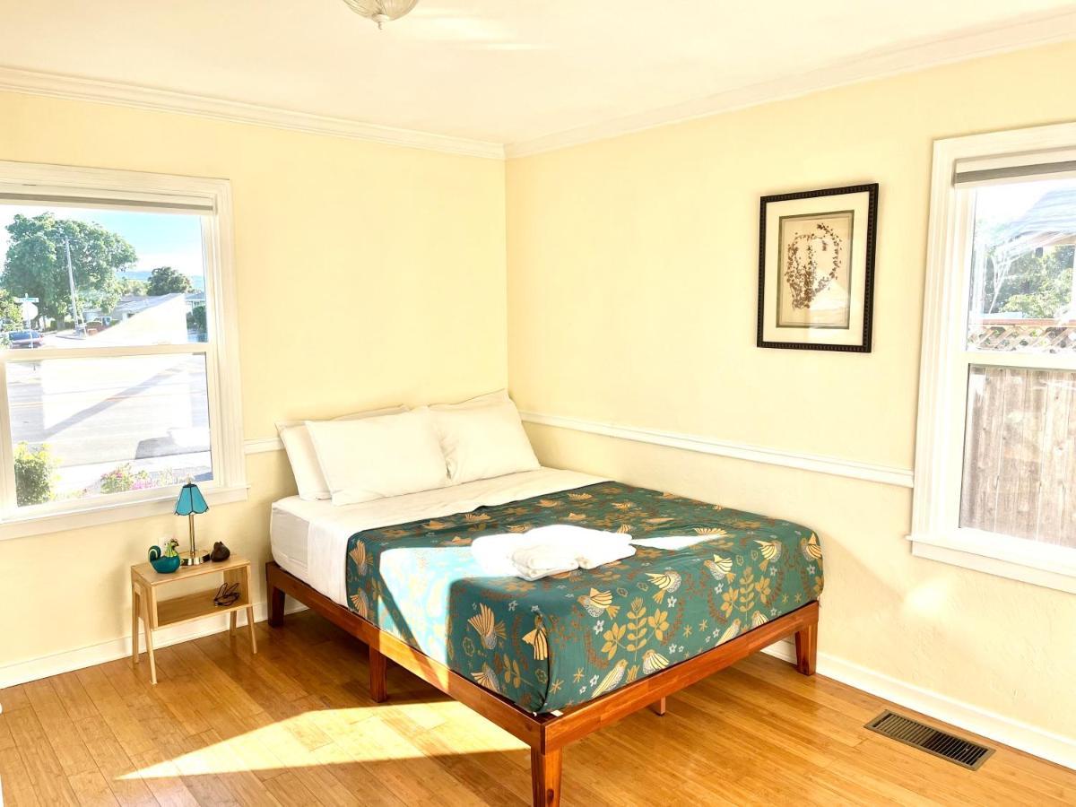 Spacious Renovated Petaluma Home- Pool Table, Fire Pit, Parking 外观 照片