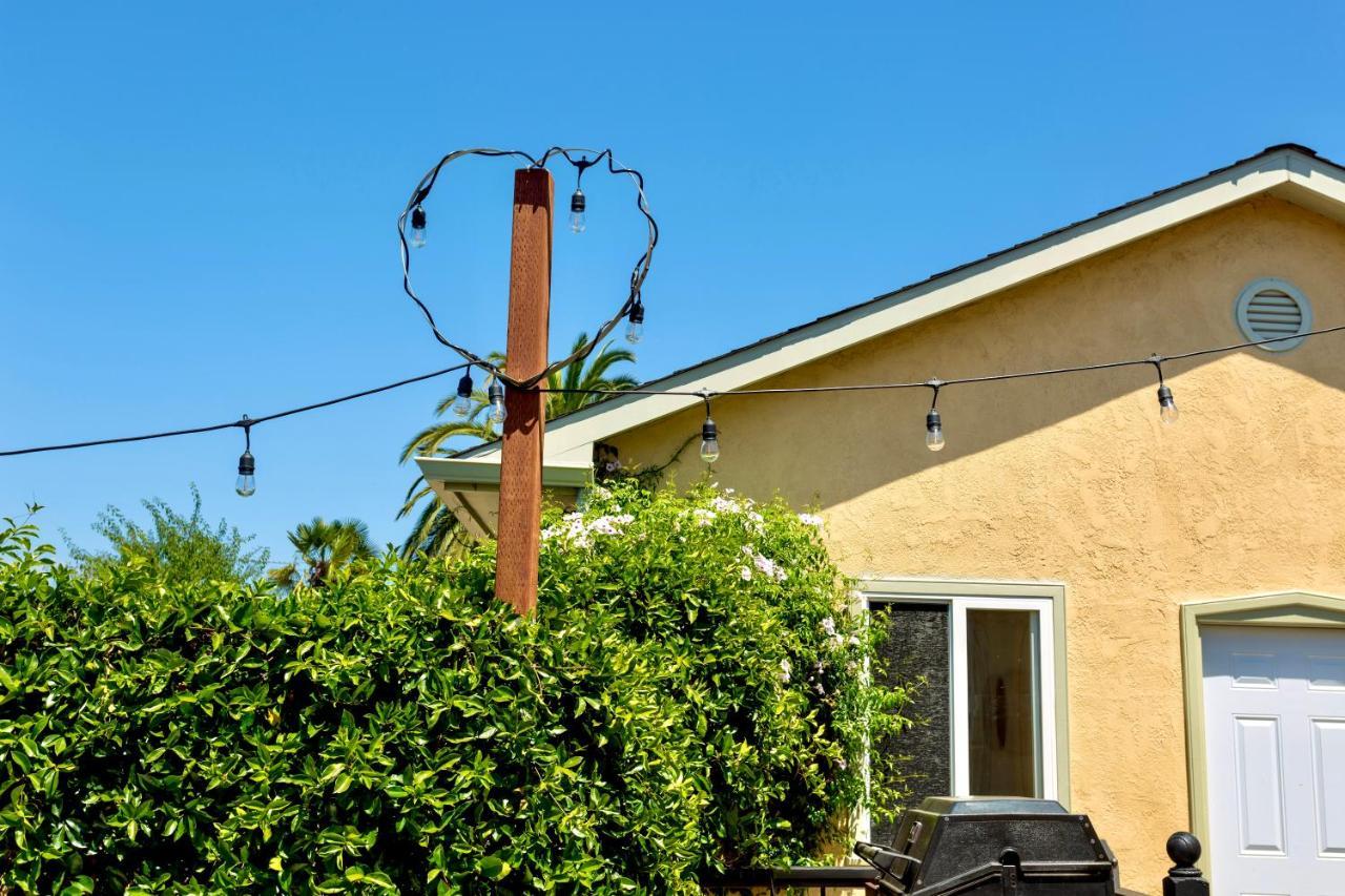 Spacious Renovated Petaluma Home- Pool Table, Fire Pit, Parking 外观 照片